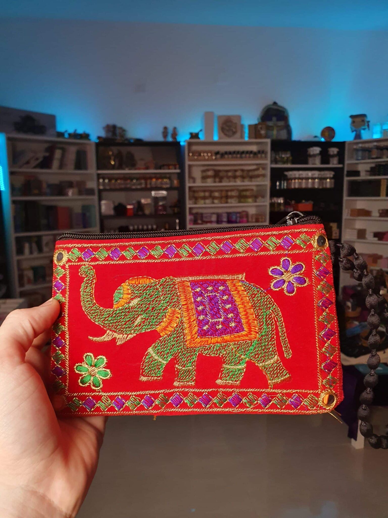 Monedero hindú rojo elefante dorado