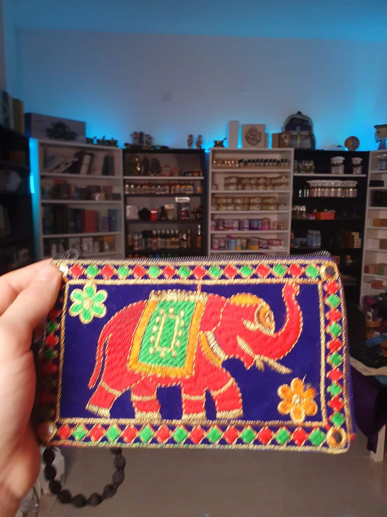 Monedero hindú azul elefante rojo