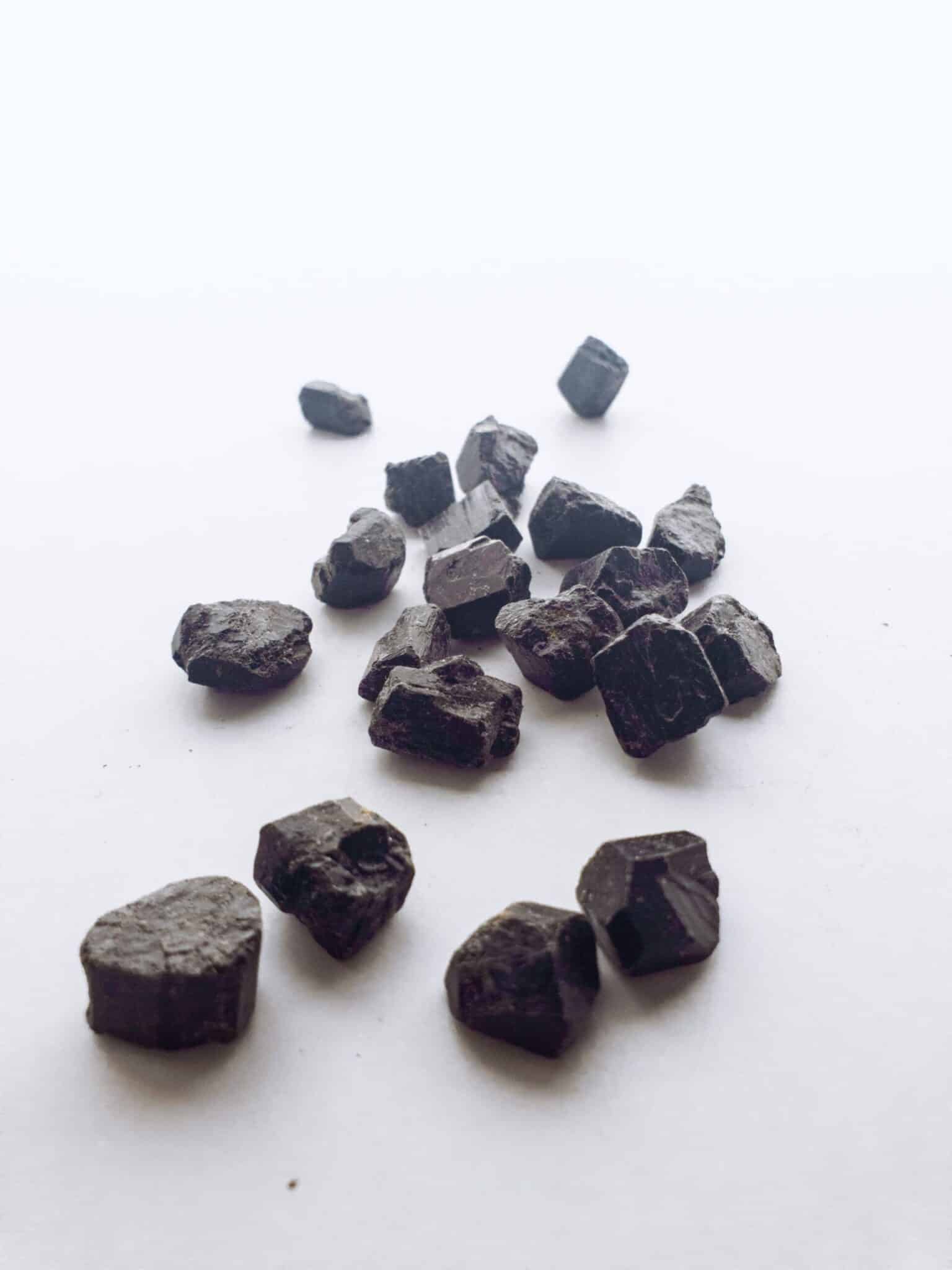 Turmalina en bruto pequeña