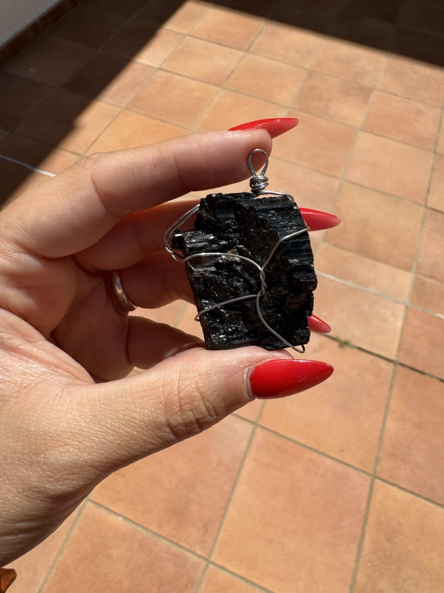 Colgante turmalina en bruto mediana