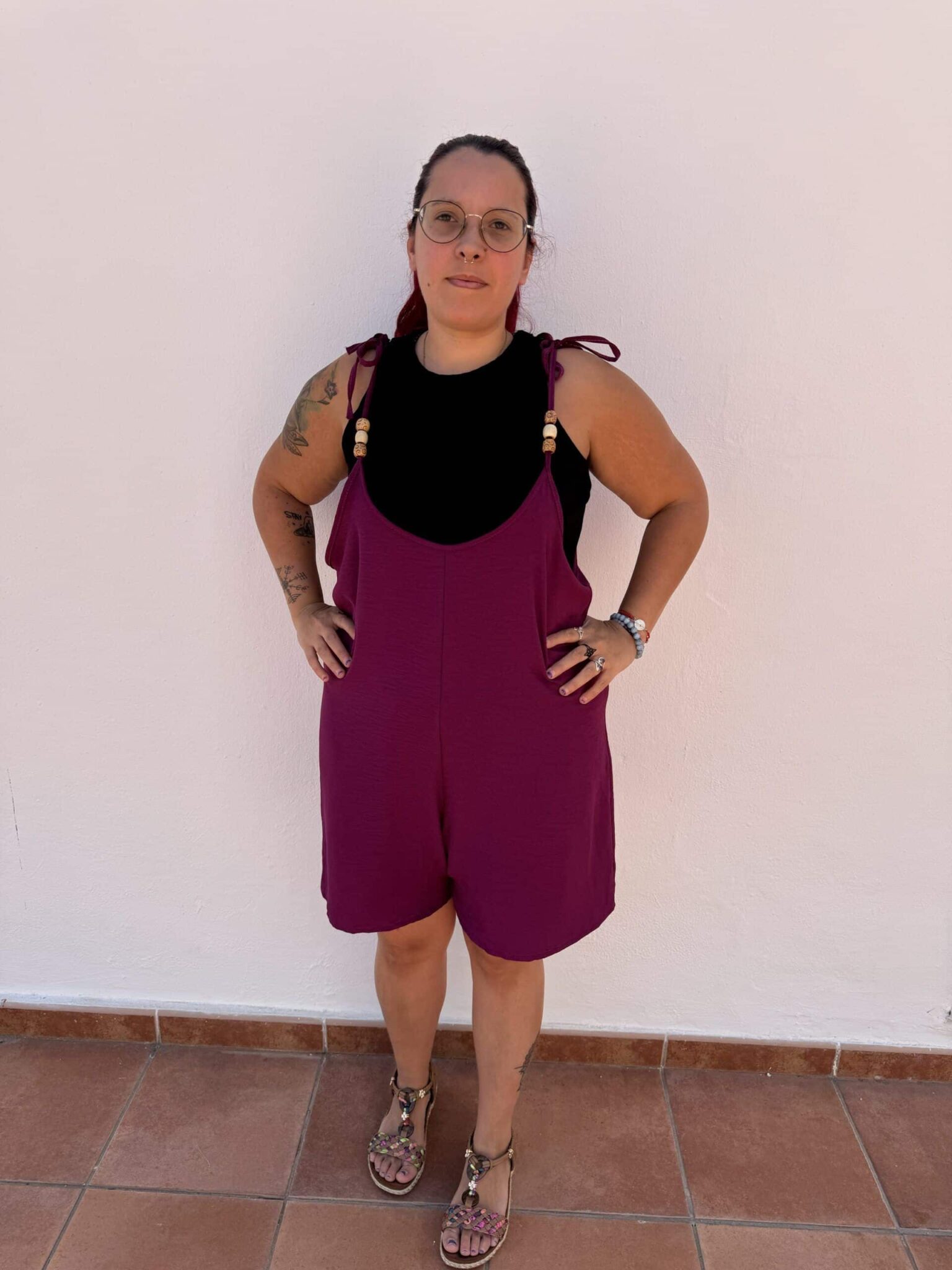 Mono morado escote bajo