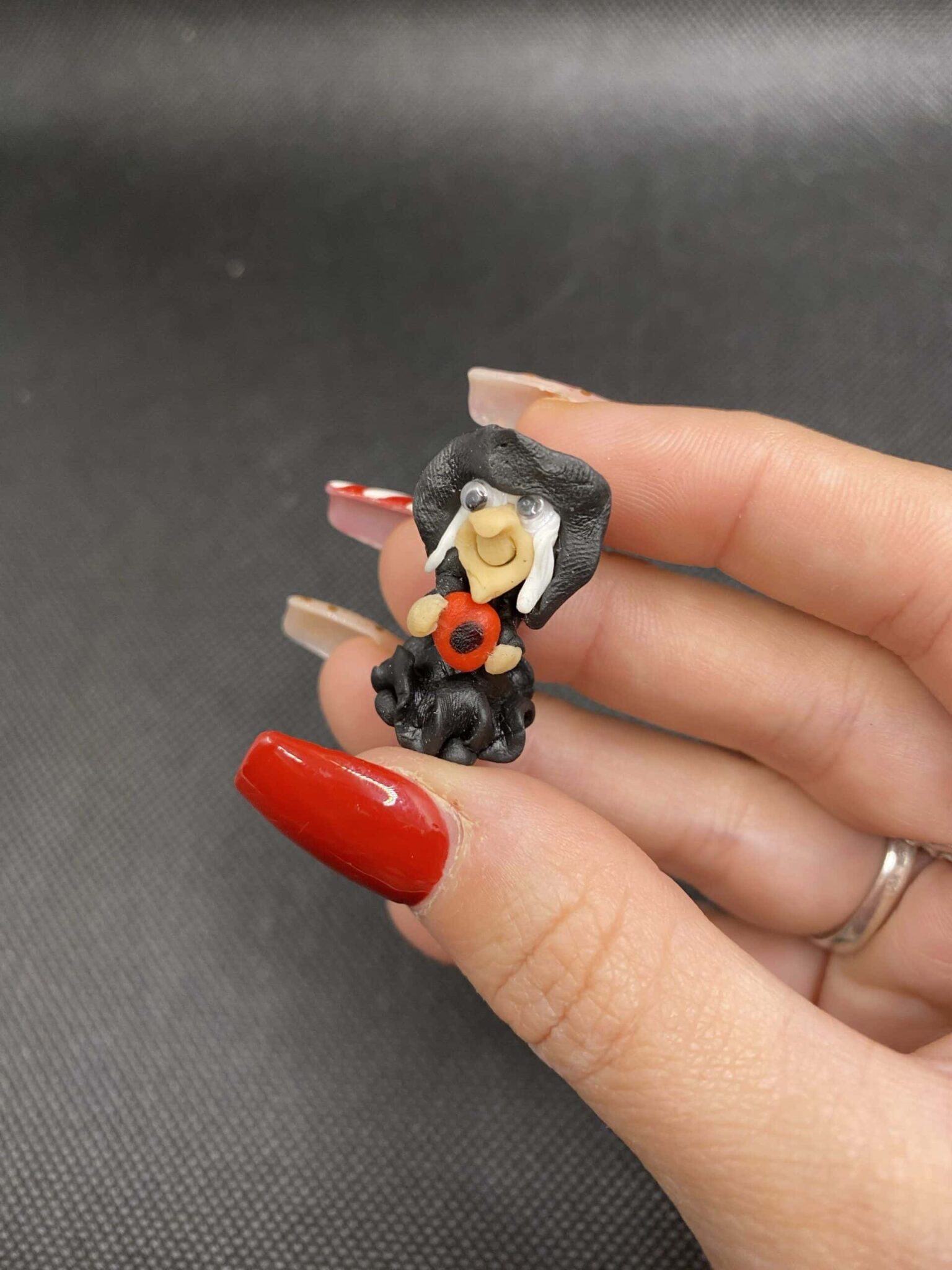 Brujita súper protectora