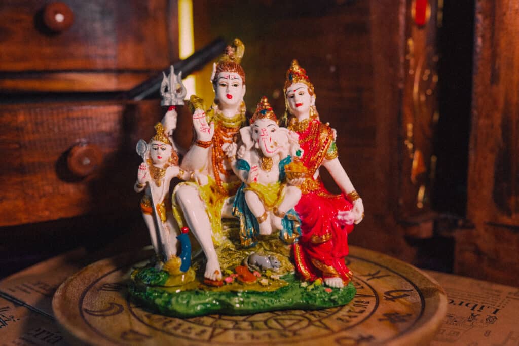 figura familia ganesha