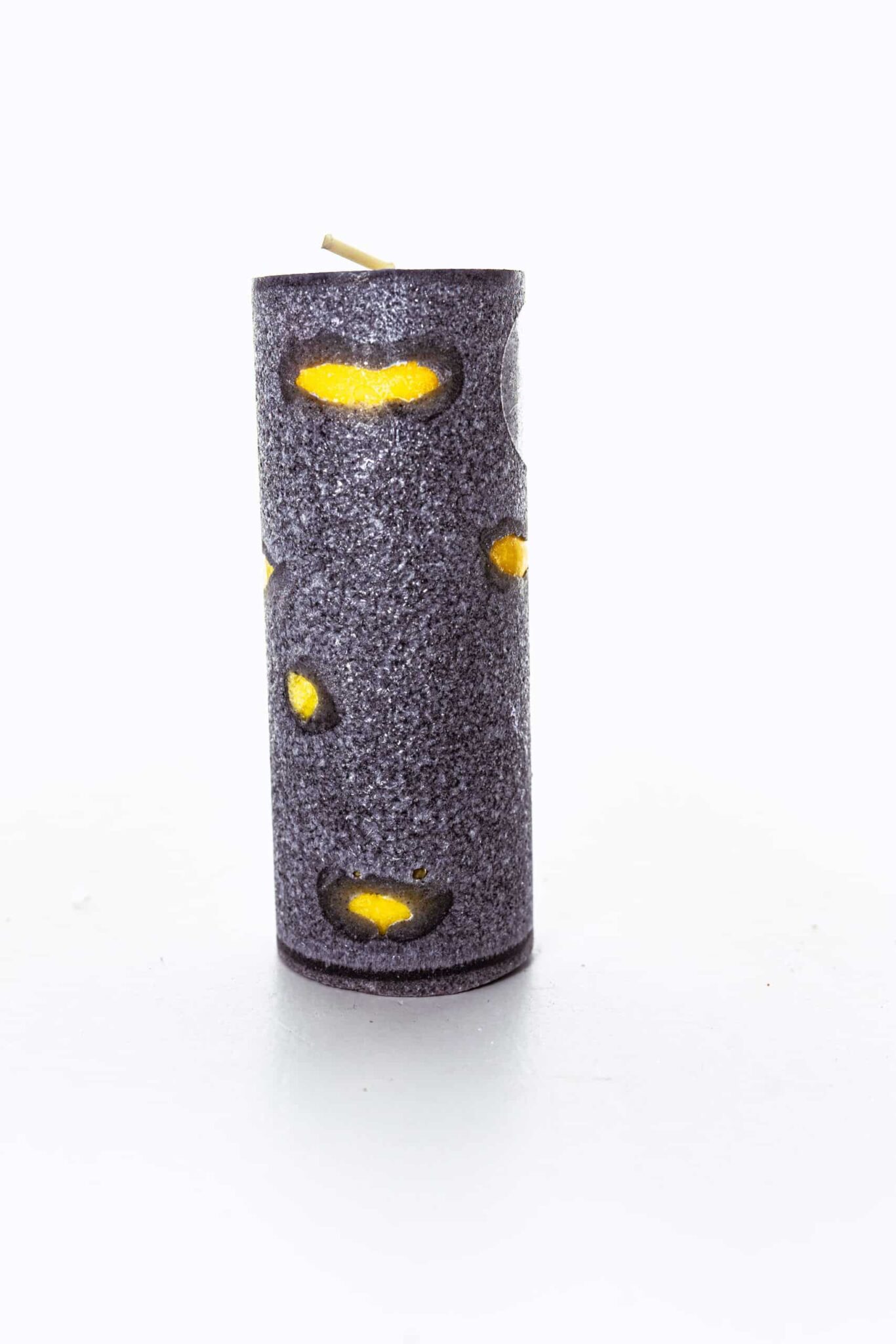 vela negra ojo amarillo tumba males/arrasa con todo