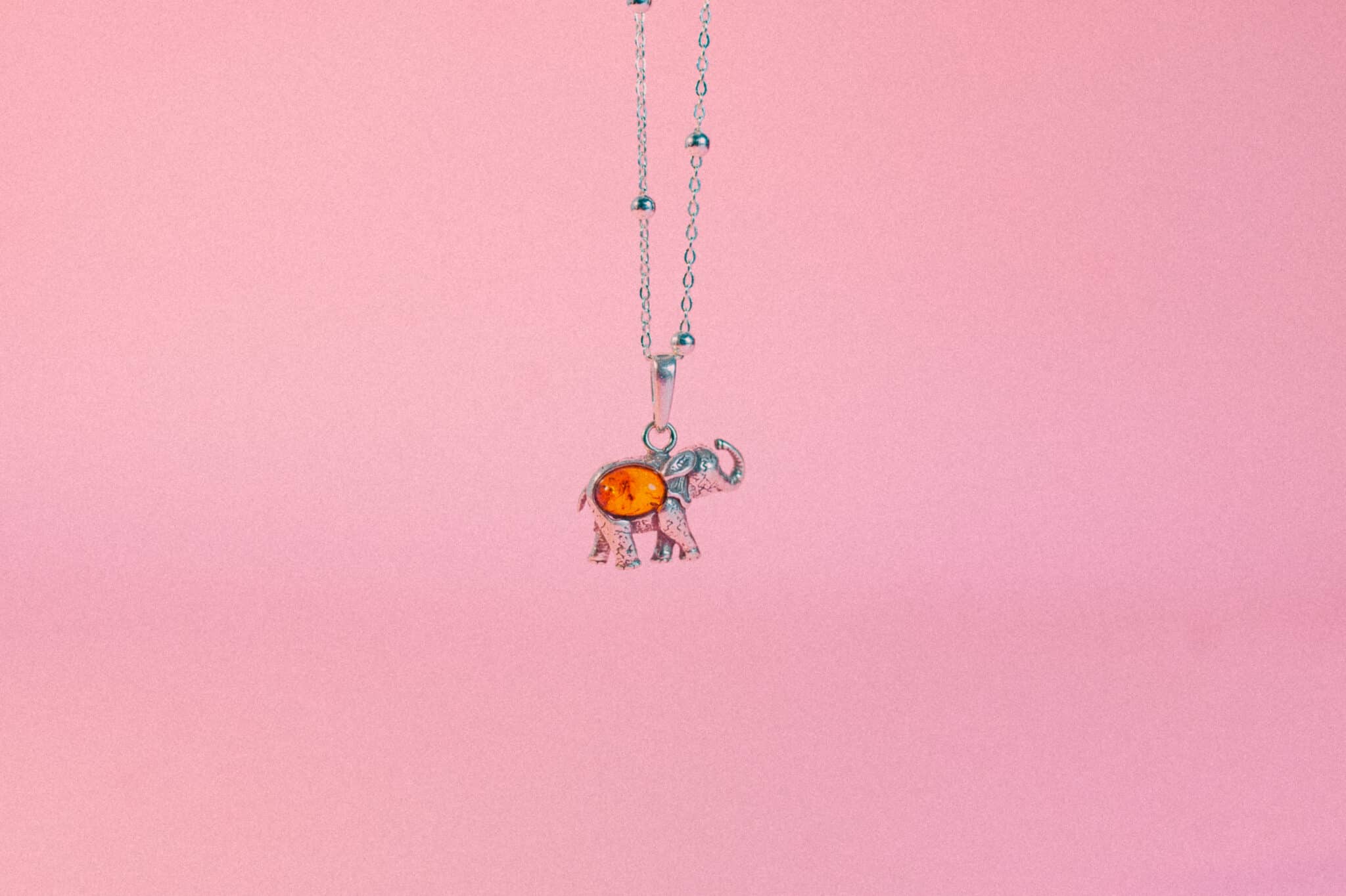 Elefante de ámbar báltico