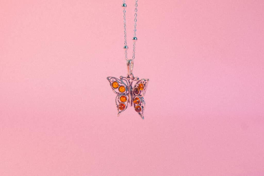 mariposa ambar baltico