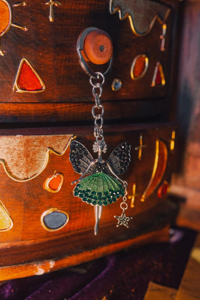 llavero hada verde de la esperanza