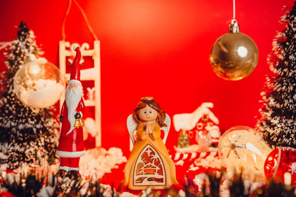 angel con luz amarillo