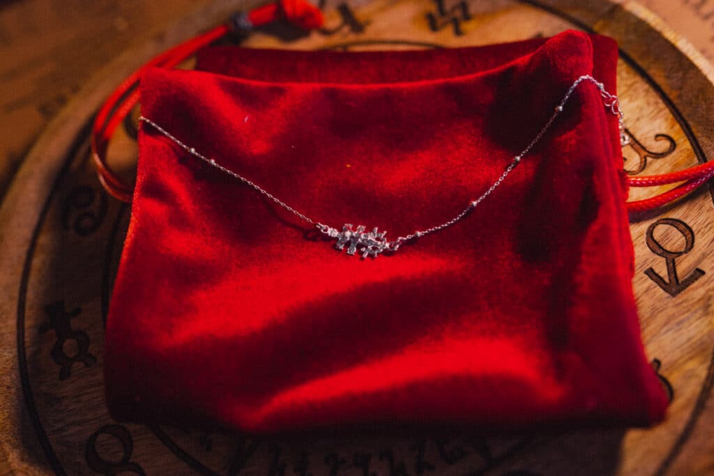 Pulsera fina Cruz de Caravaca activada