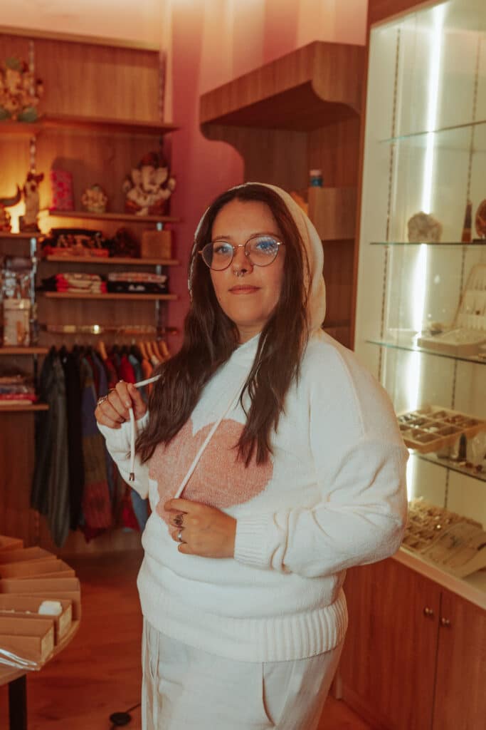 Sudadera chinilla con capucha M/L blanco roto