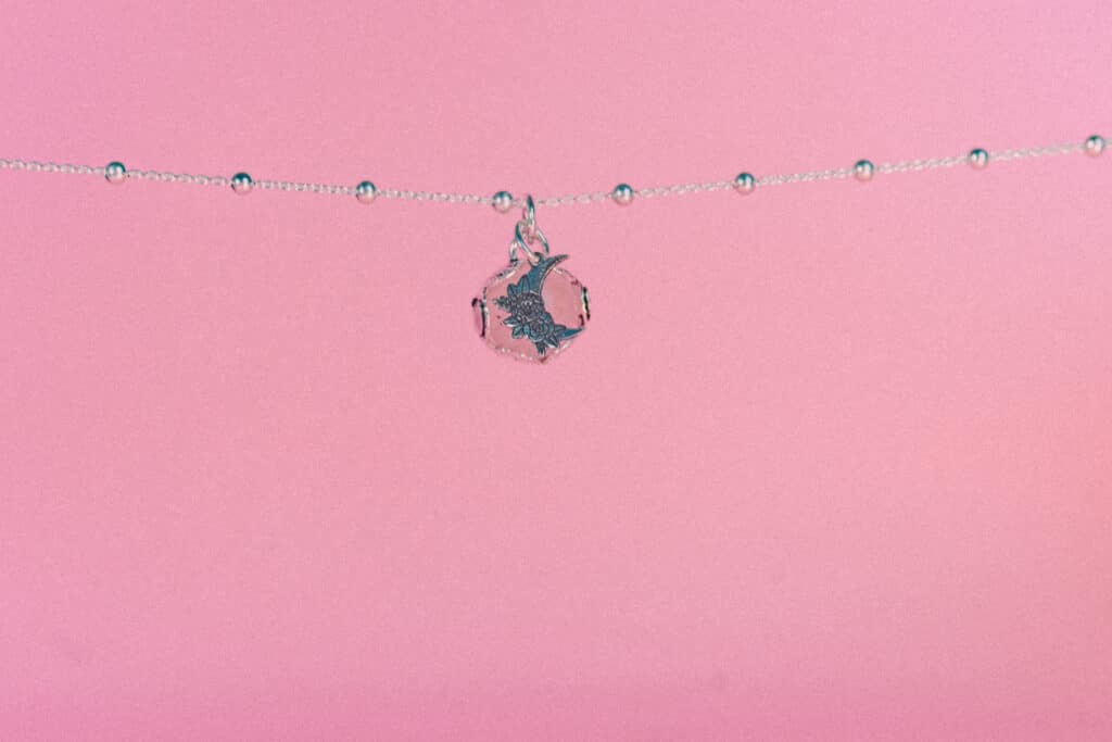 Colgante Gema Lunar activado cuarzo rosa