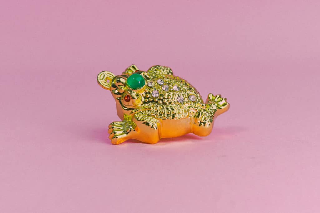 Rana dorada de la abundancia