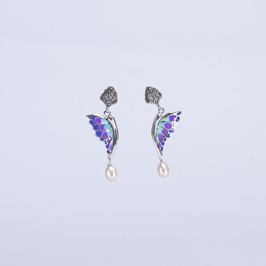 pendientes ala mariposa azul+ perlas