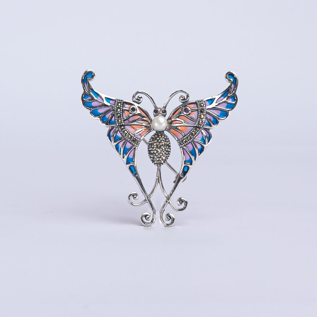 colgante y broche gran mariposa perlada