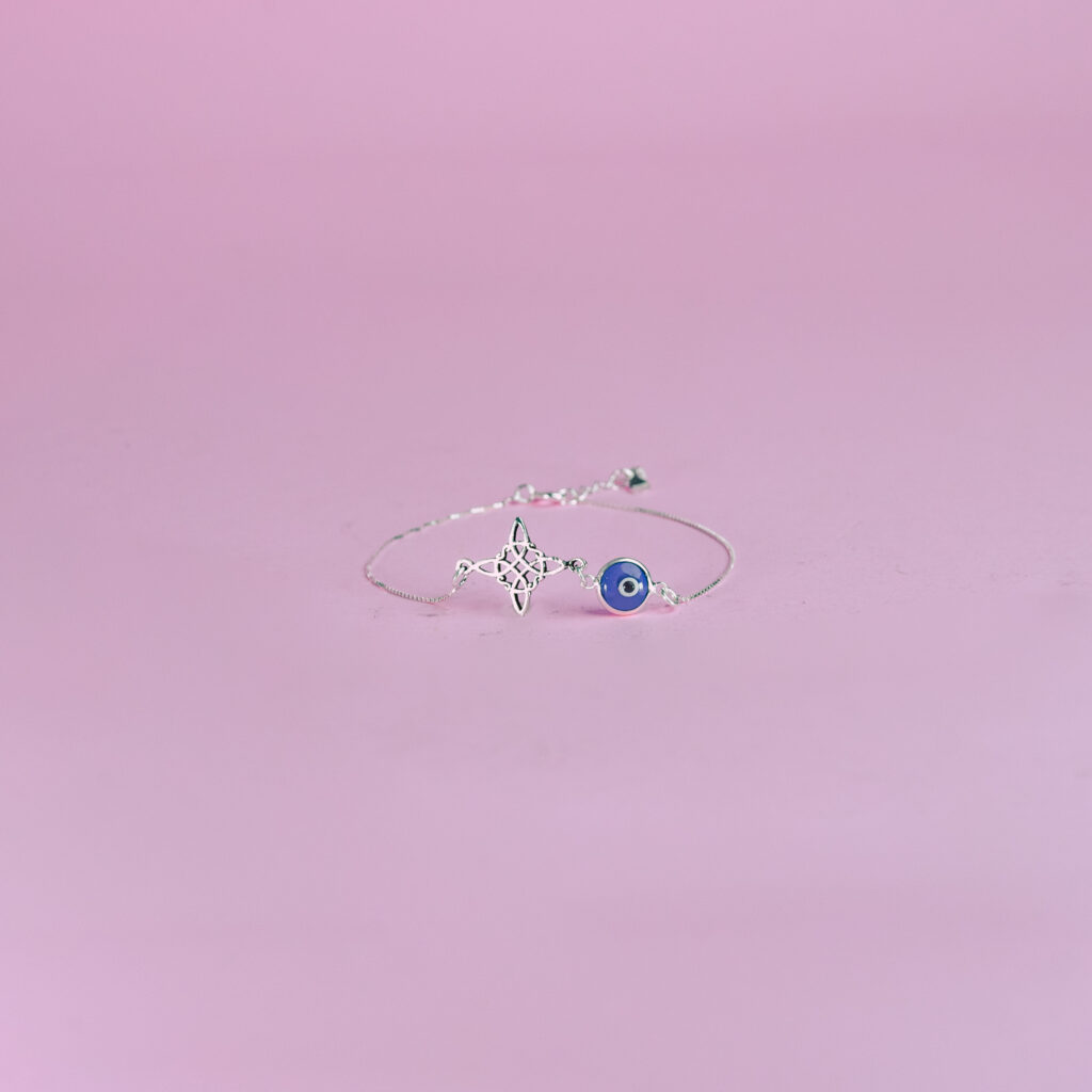 Pulsera nudo de bruja ojo turco activada