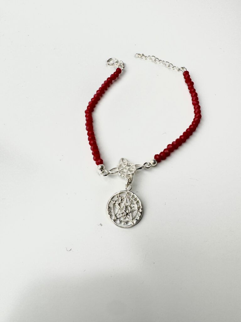 Pulsera doble contra enemigos activada