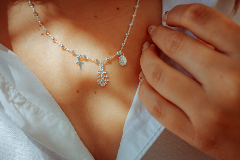 Collar Escudo de Fe activado