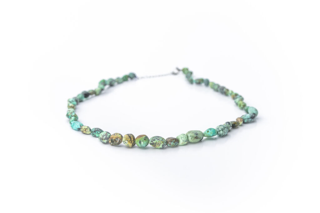 Collar turquesa irregular 6 mm