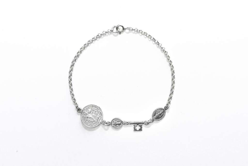 Pulsera triple san benito, milagrosa y llave